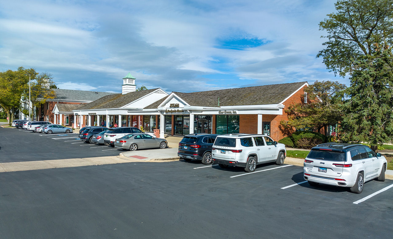 10 Grant Square Shopping Center Hinsdale, Illinois