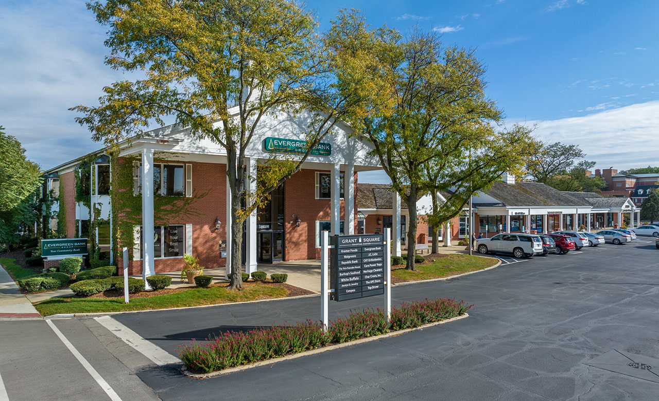10 Grant Square Shopping Center Hinsdale, Illinois