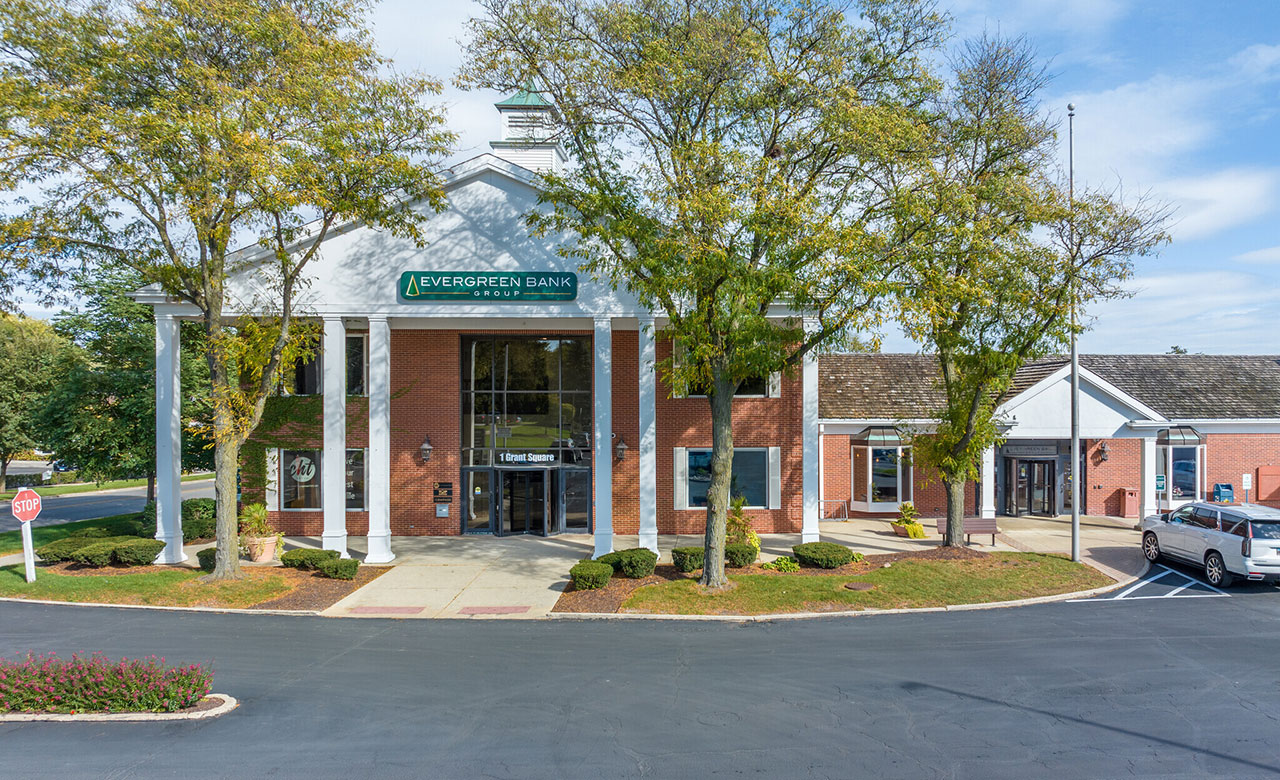 10 Grant Square Shopping Center Hinsdale, Illinois