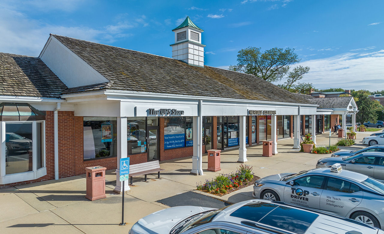 10 Grant Square Shopping Center Hinsdale, Illinois
