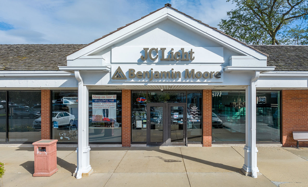 10 Grant Square Shopping Center Hinsdale, Illinois