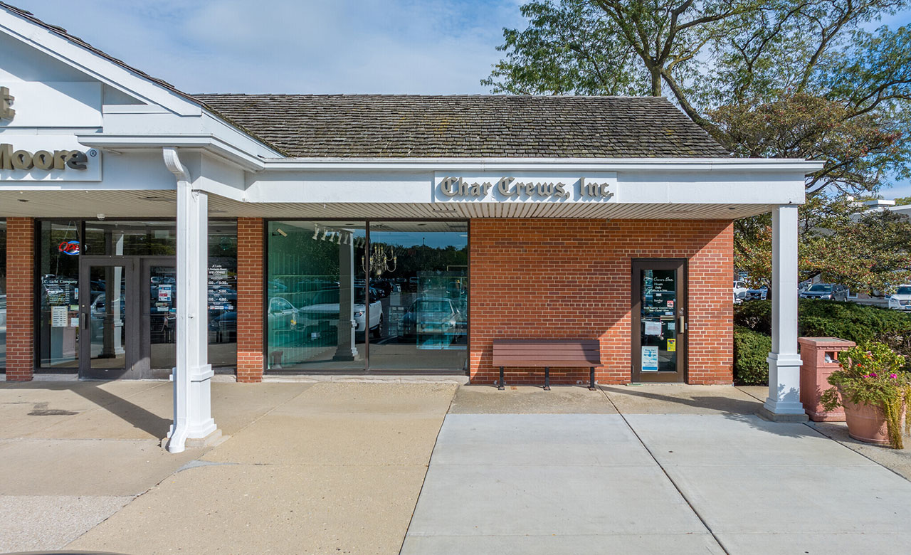 10 Grant Square Shopping Center Hinsdale, Illinois