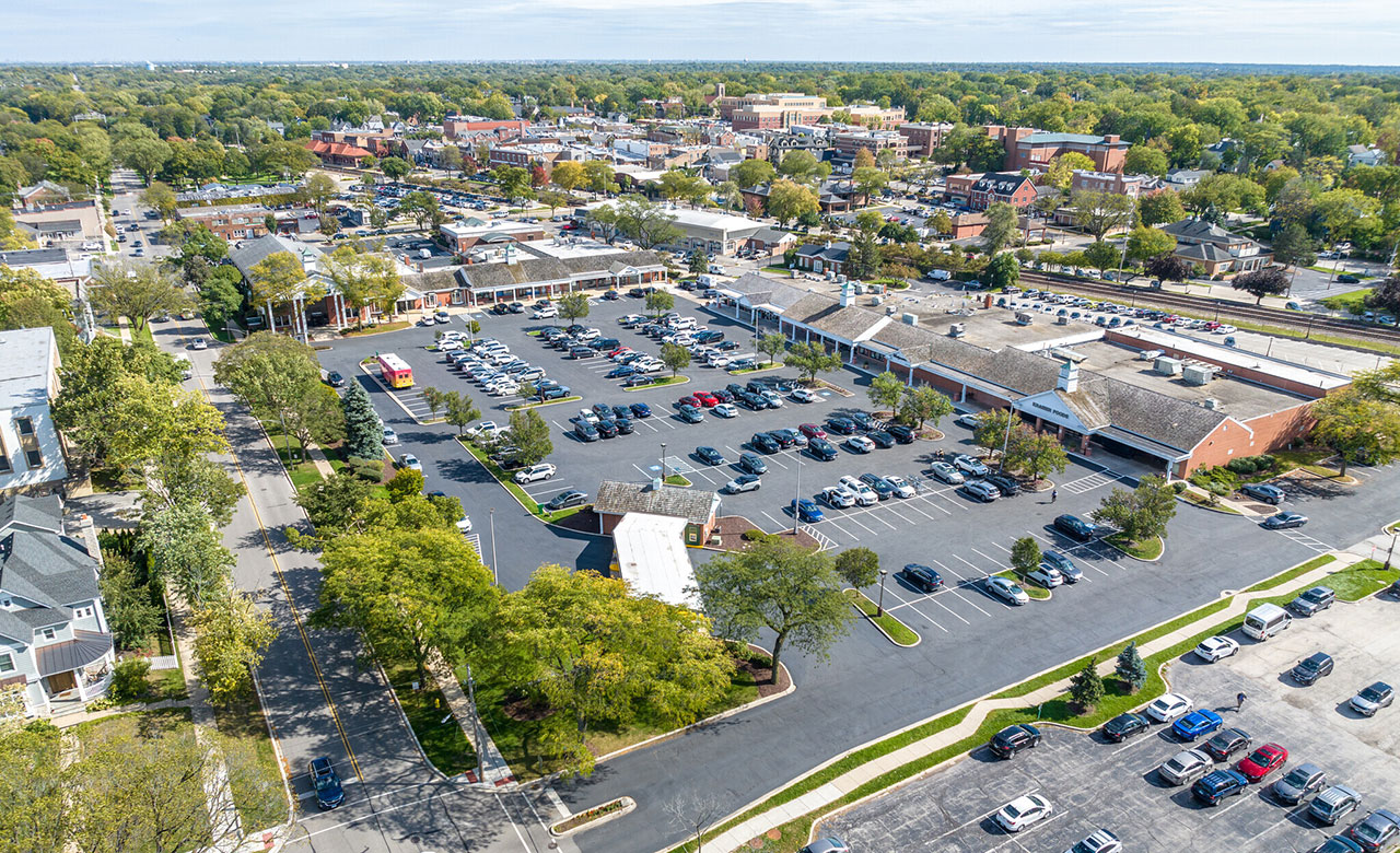 10 Grant Square Shopping Center Hinsdale, Illinois
