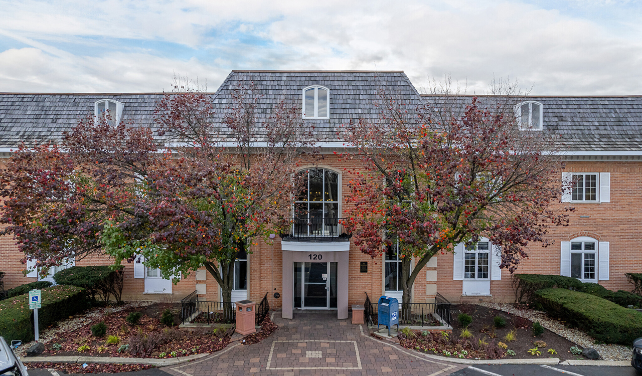 120 East Ogden Ave Hinsdale, Illinois