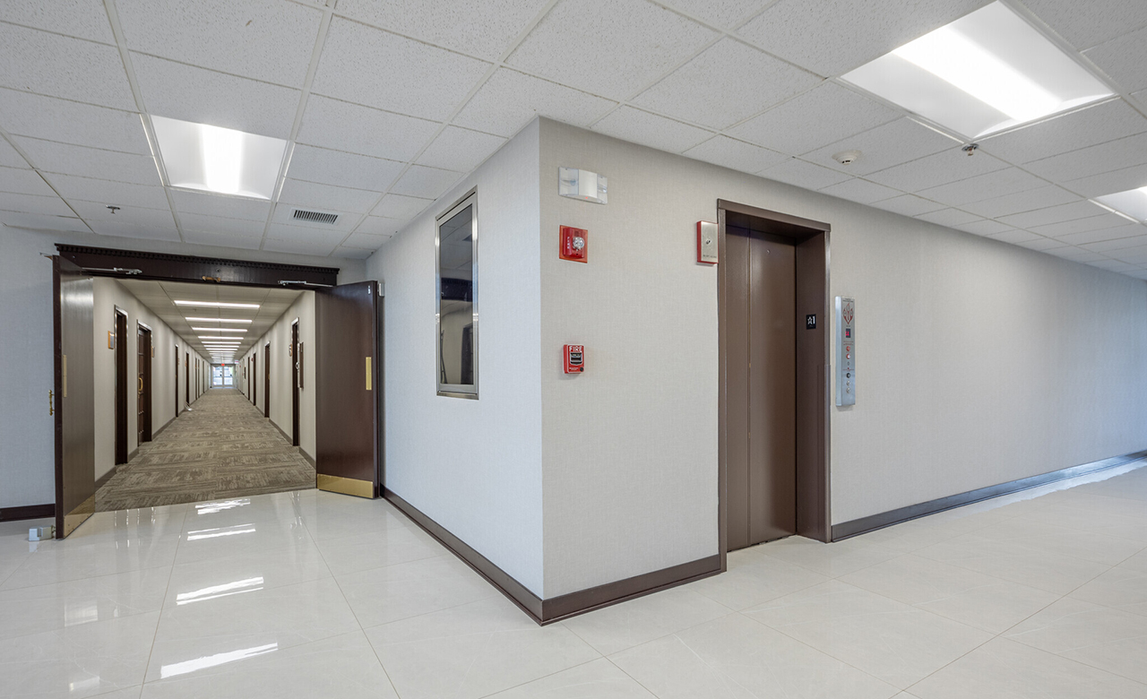 Jorie Boulevard Business Park - 900 Jorie Blvd Oak Brook, IL 60523