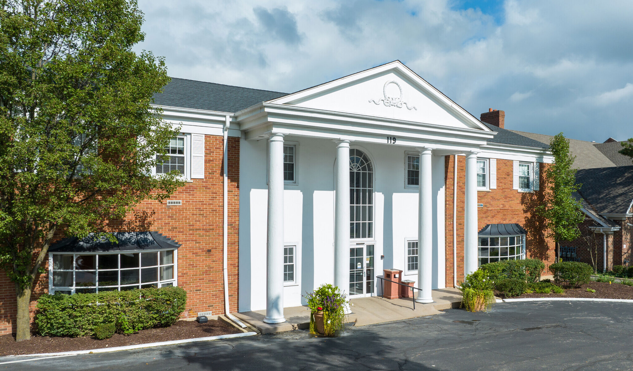 119 East Ogden Ave Hinsdale, Illinois