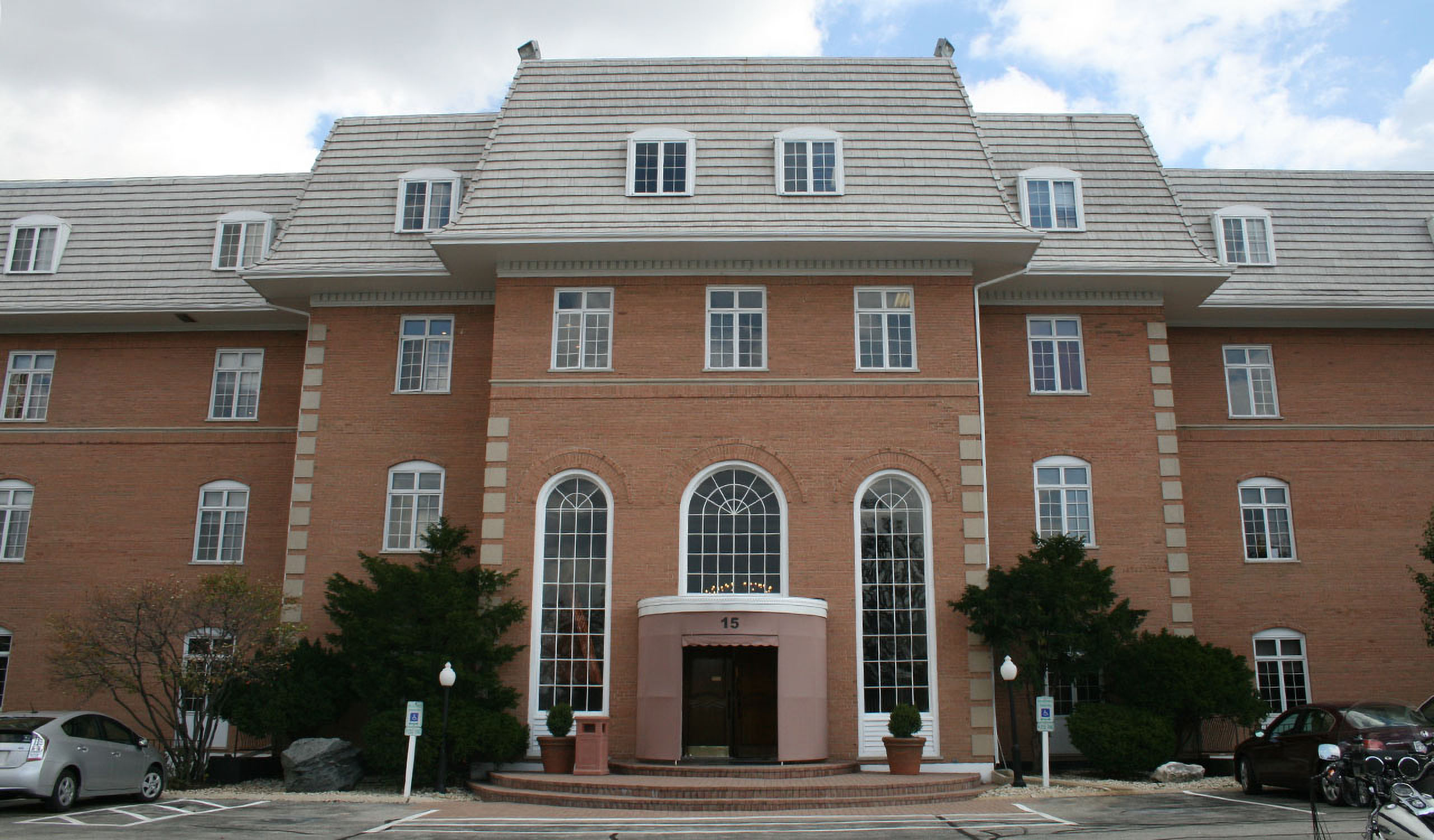 15 Spinning Wheel Road Hinsdale, Illinois